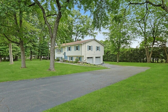 Building Photo - 12 N Fairview Ave