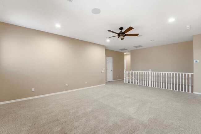 Building Photo - Spacious 3-Bedroom + Loft Home with Mountain Views in Stetson Valley