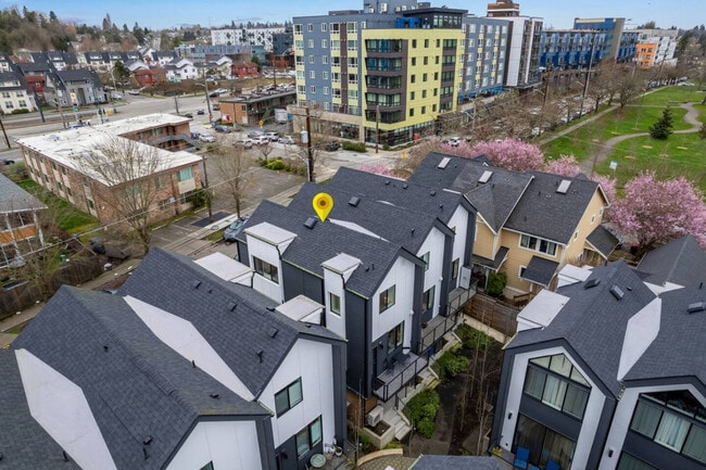 Building Photo - 7510 43rd Ave S
