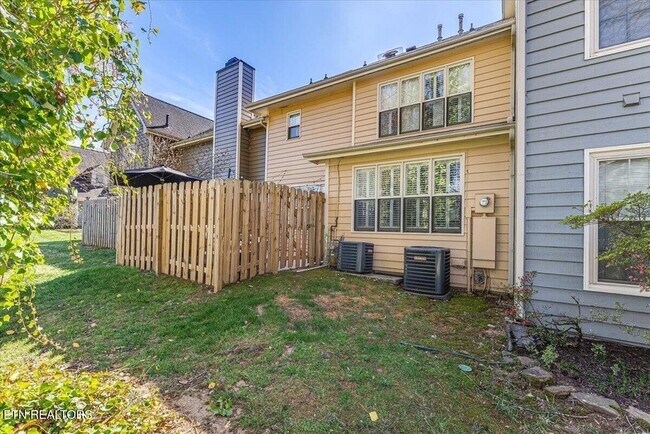 Building Photo - 8930 Wesley Pl