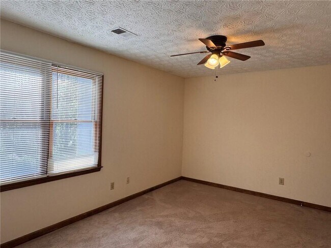 Building Photo - 1118 Booth Ct SW