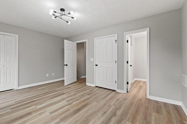 Building Photo - 105 Bay Hill Dr