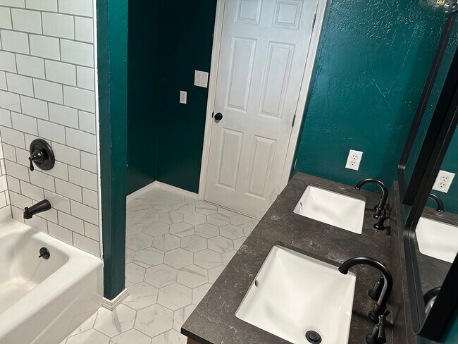 Building Photo - 720 Freeman Rd