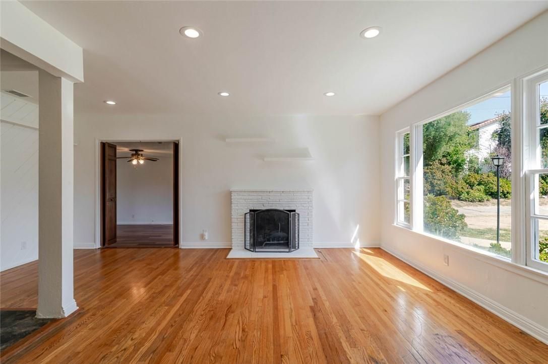 Building Photo - 13057 Gladstone Ave