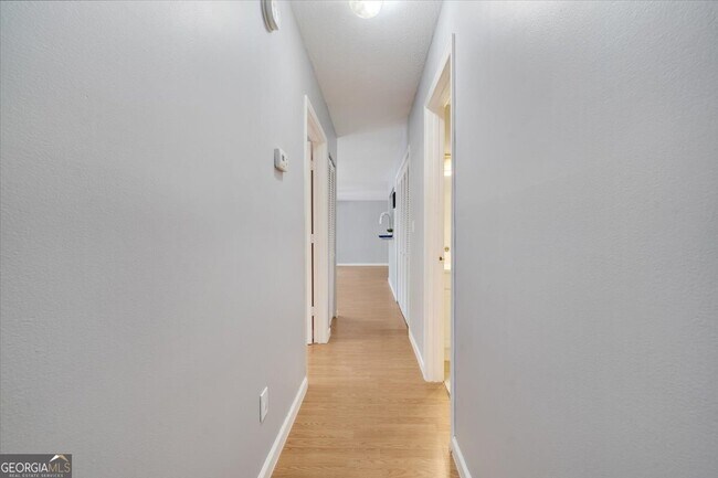 Building Photo - 3599 Woodbriar Cir