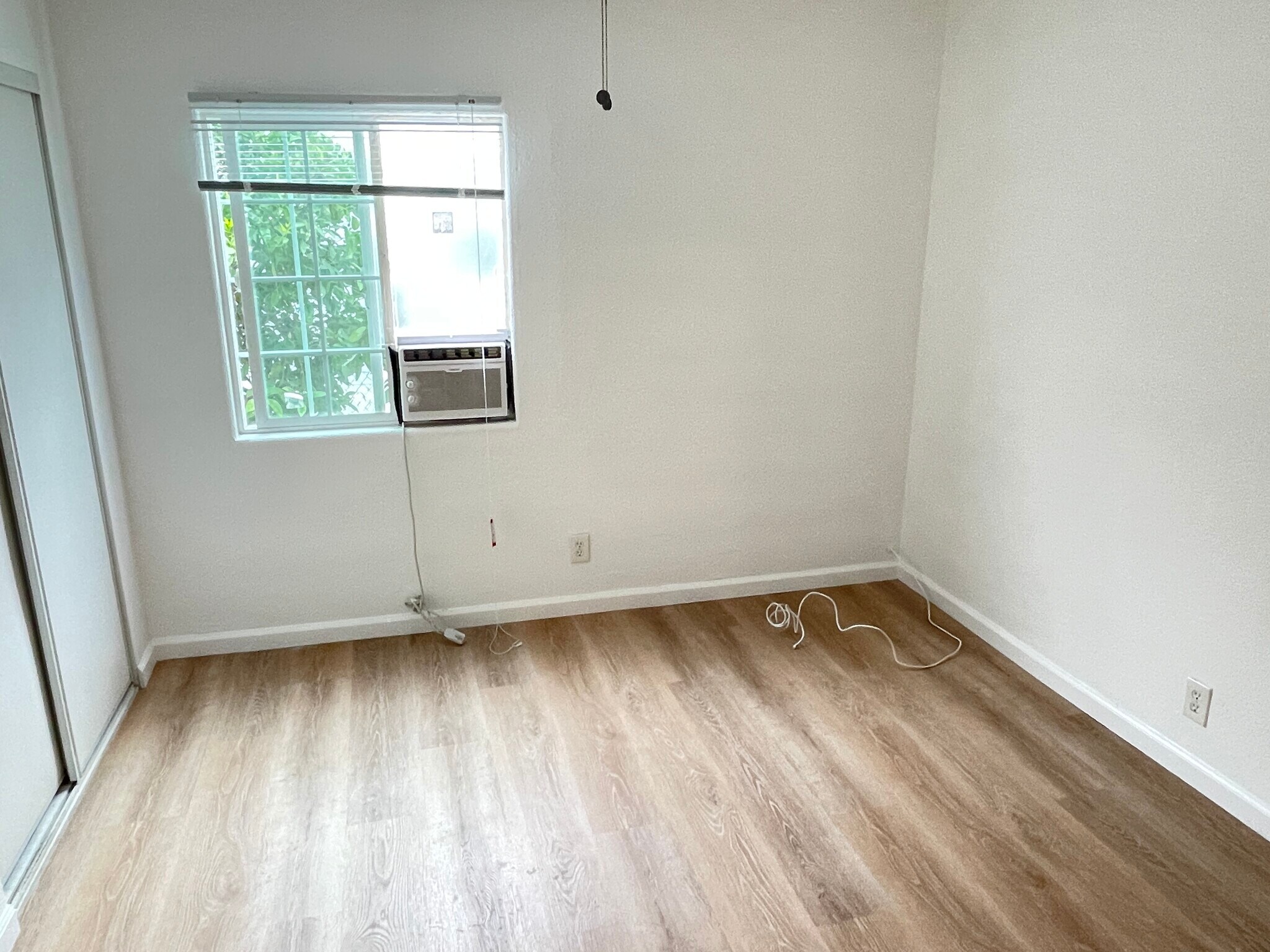 Bed 2 - 2072 Newton Ave