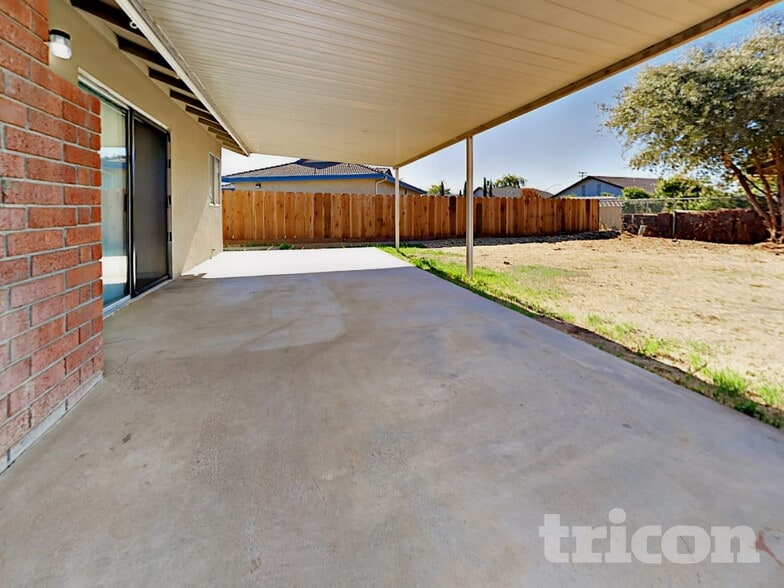 Building Photo - 215 Loy St.