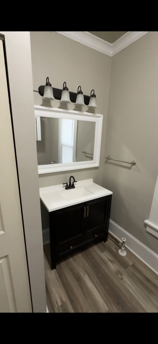 Building Photo - 733 Wright St