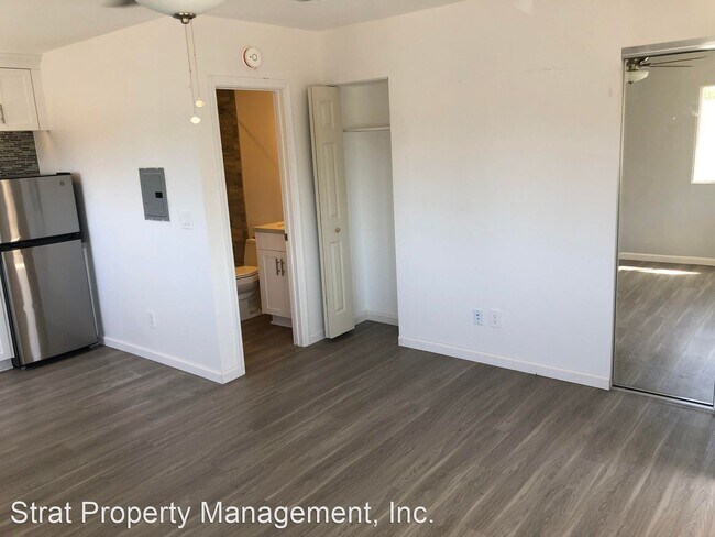 Building Photo - 3755-3771 Ingraham St