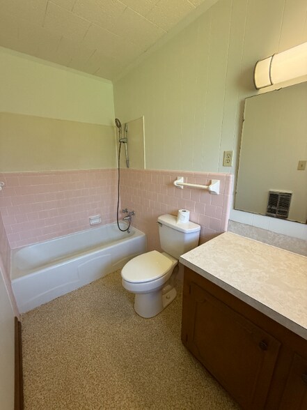 Building Photo - 215 Clause Ln