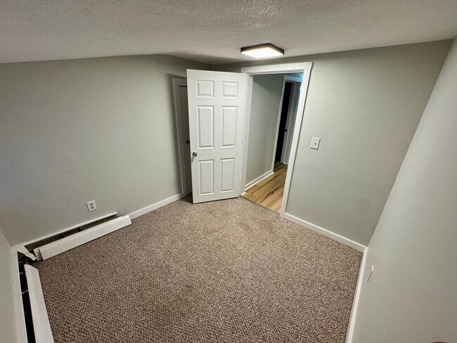 Building Photo - 25 1/2 Porter St