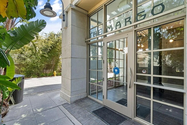 Building Photo - "Chic 1-Bedroom Retreat in Santana Row: 86...