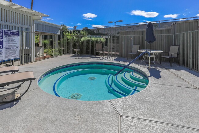 Building Photo - West Las Vegas Home With 1st Floor Primary...