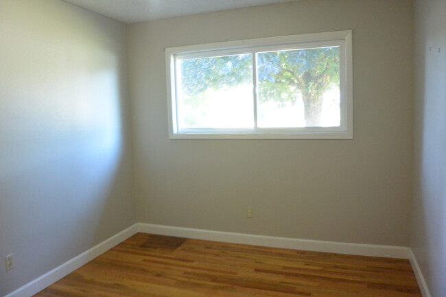 Building Photo - 5809 NE 91st Ave
