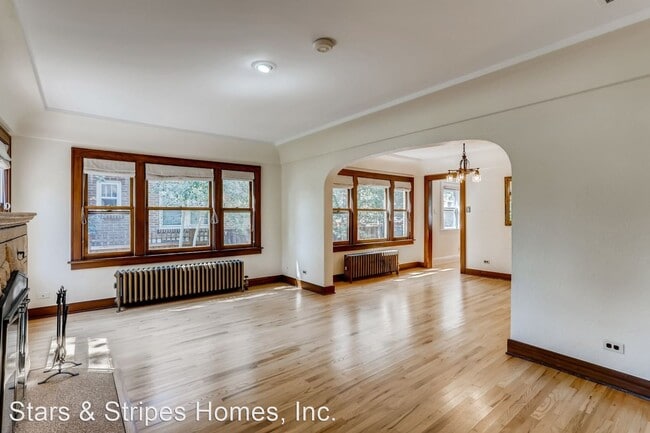 Building Photo - 3 br, 2 bath House - 1121 S. Downing Street