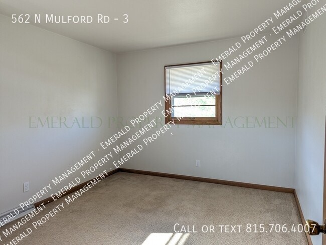 Building Photo - 562 N Mulford Rd