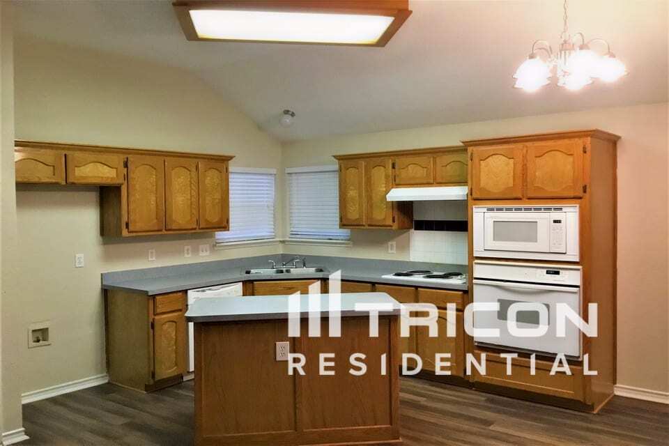 Building Photo - 1558 Aberdeen Dr