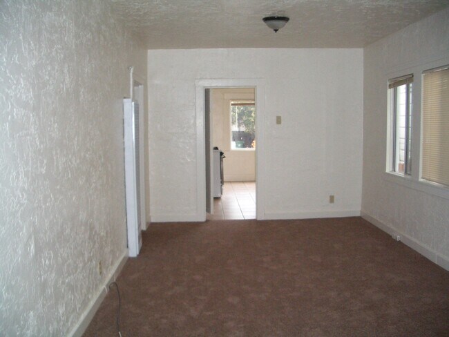Building Photo - 1616 96th Ave