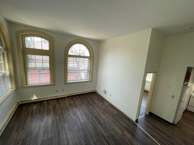 Building Photo - 521 Pine St