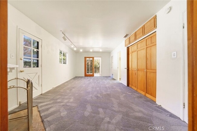 Building Photo - 5446 Columbus Ave