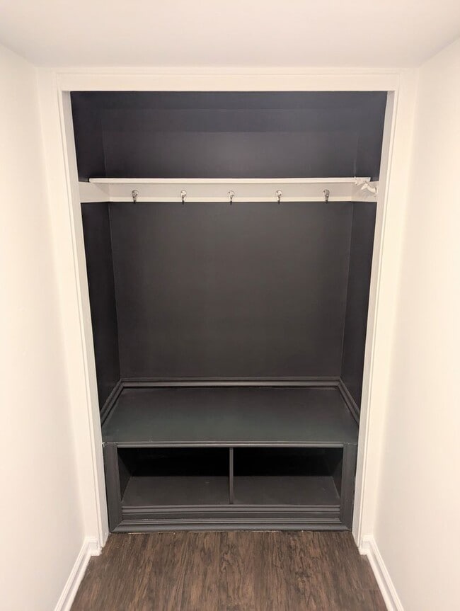 Building Photo - 2 Bedroom 1 Bathroom Loft Apartment (Shadyside)