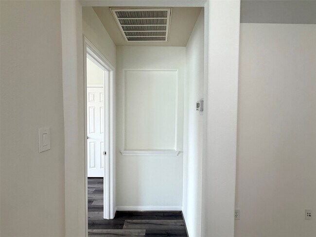 Building Photo - 11222 Overland Trail Dr