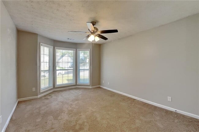 Building Photo - 615 Paris Dr