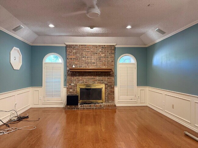 Building Photo - 4215 95th St