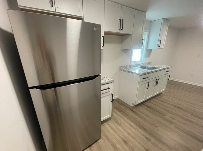 Building Photo - 248 Dodge St.