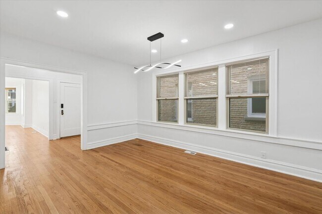 Building Photo - 5412 N Kimball Ave