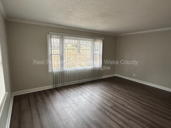 Building Photo - 606 Infinity Rd