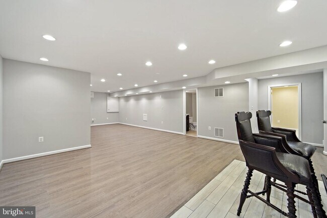 Building Photo - 2487 Sycamore Lakes Cove