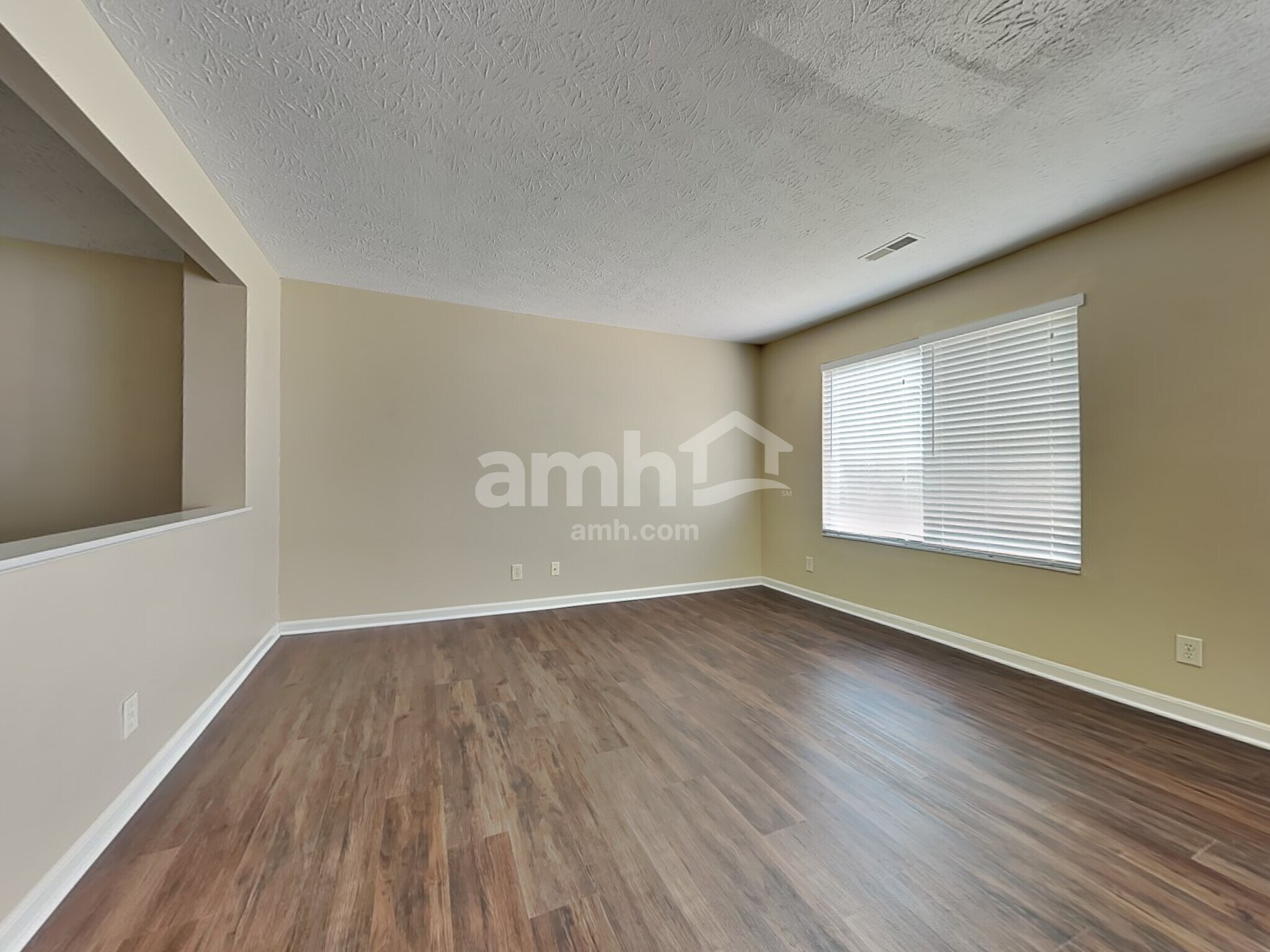 Building Photo - 3162 Bridlerun Dr