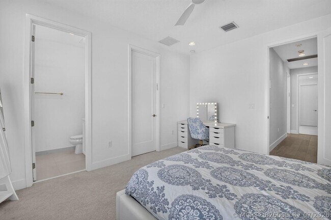 Building Photo - 8270 Essex Country Clb Dr
