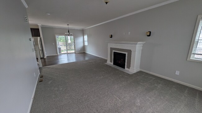 Building Photo - 2568 Vierling Dr E
