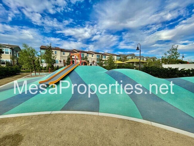 Building Photo - 3880 S Oasis Paseo