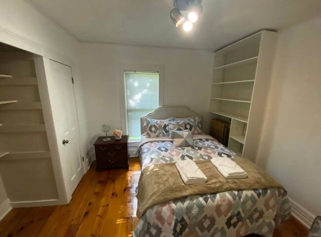 Building Photo - 51 Center St