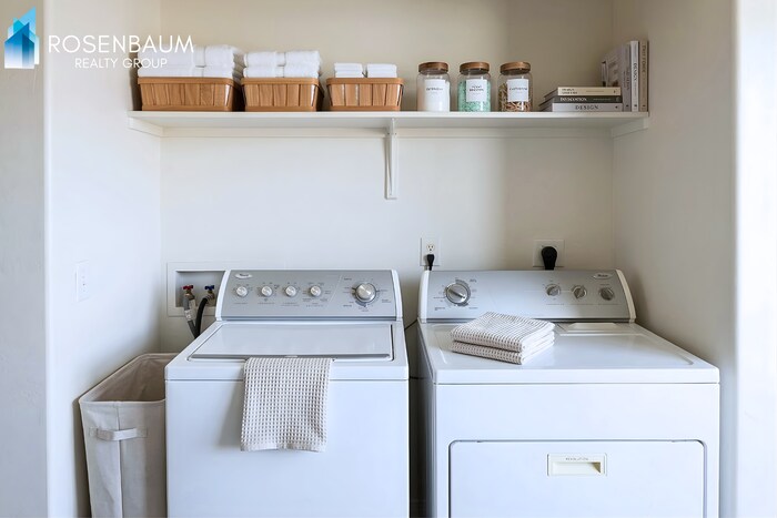 Building Photo - 8415 E Leigh Dr