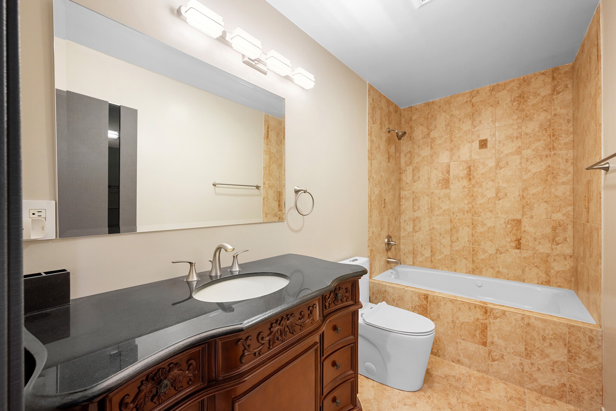 Building Photo - 3331 Oakmont View Dr