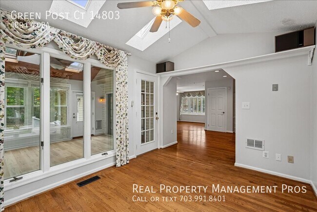 Building Photo - Green Post Ct 14803-