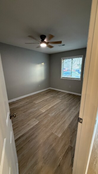 Building Photo - 500 Fairway Village Dr