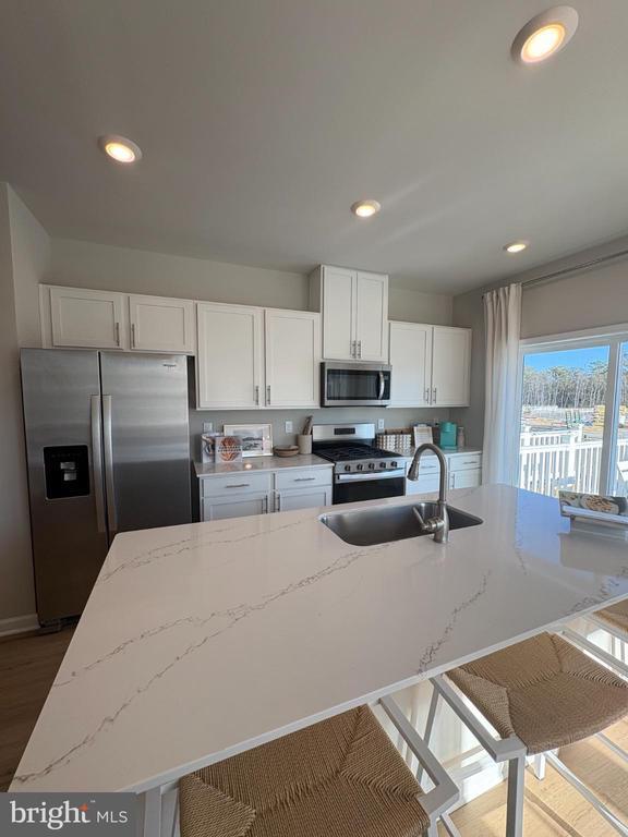 Building Photo - 13 Bay Breeze Dr