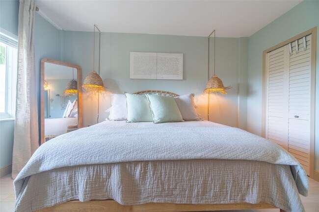 Building Photo - 6520 N Ocean Blvd