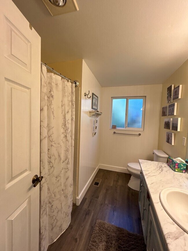 Building Photo - Country Living In The City - 3 Bedroom / 2 Bathroom Home on a Large Corner Lot