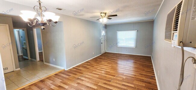 Building Photo - 1520 Hilltop Dr