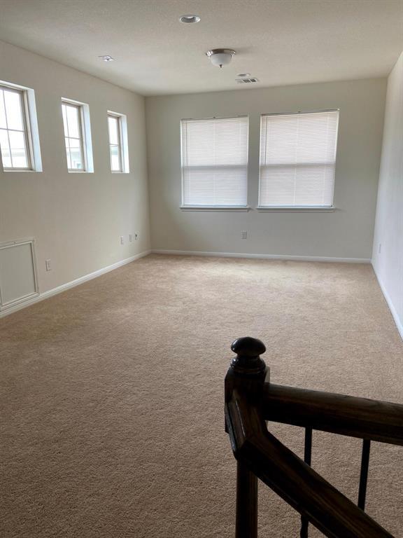 Building Photo - 2918 Zelma Dr
