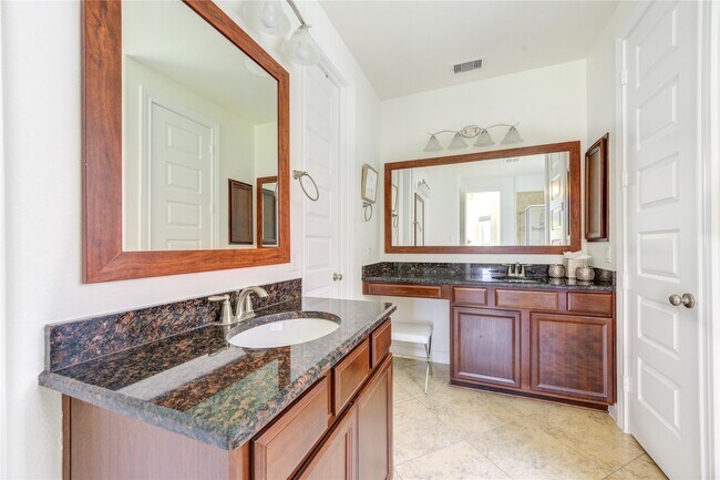 Building Photo - 27310 Onslow Run Dr