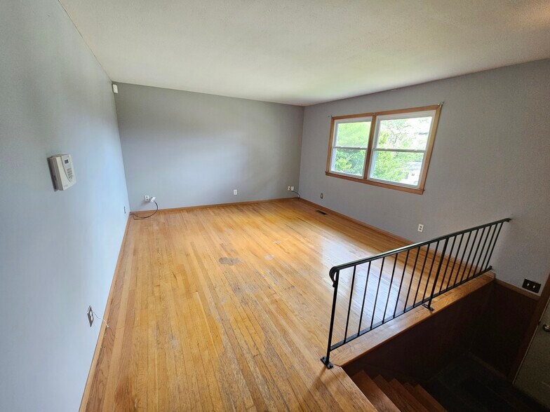 Building Photo - 1725 S Forest Dr