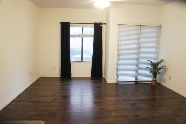 Building Photo - 2023 Gentryside Dr