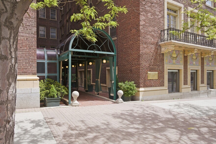 Building Photo - 29 S State St